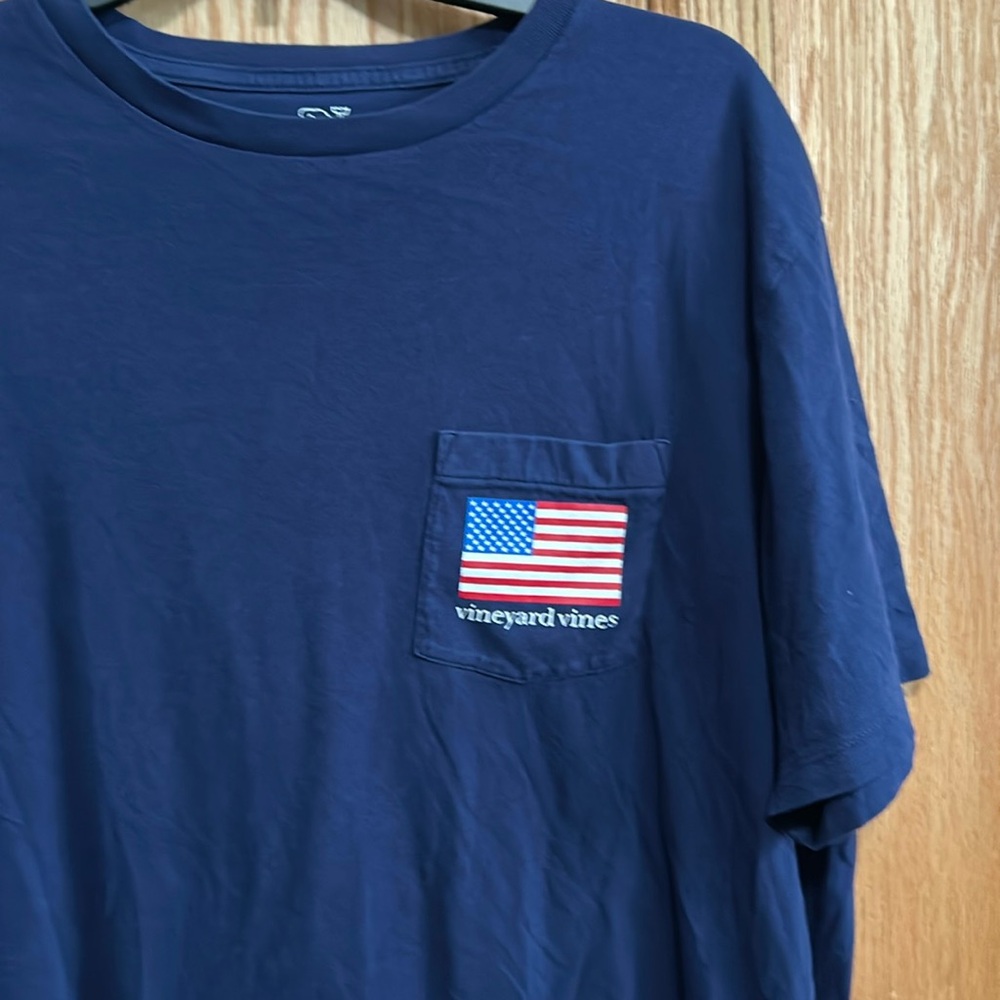 Vineyard Vines men’s “All American” T-Shirt. Size Large.
